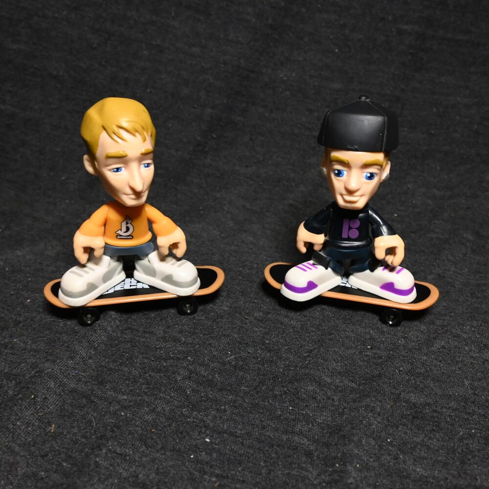 Lot of 2 Tech Deck Pros Tony Hawk & Ryan Sheckler 2010 Figures